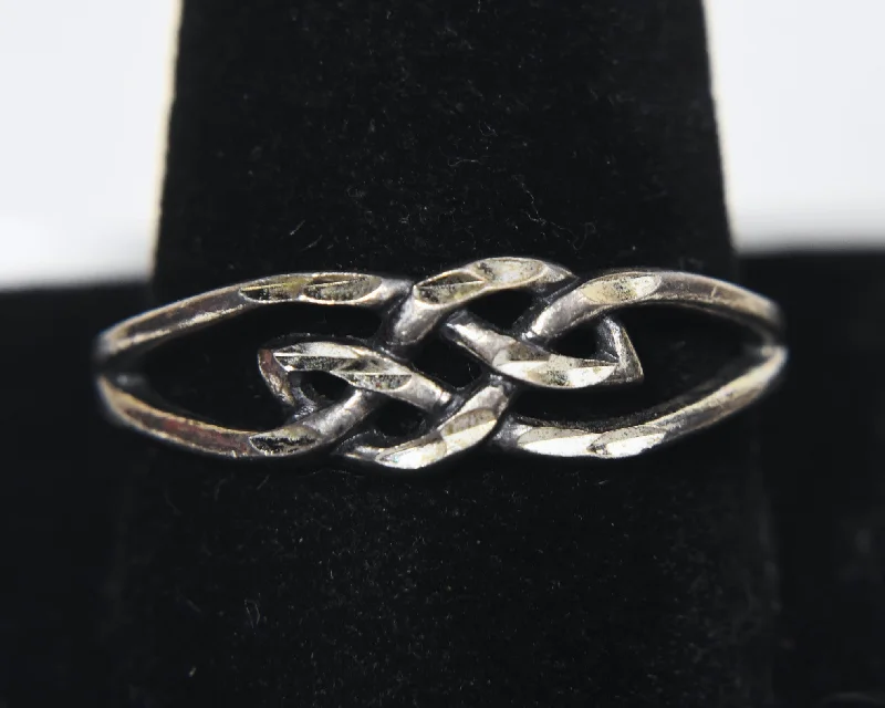 Women’s antique rings-Vintage Sterling Silver Celtic Knot Band - Size 11