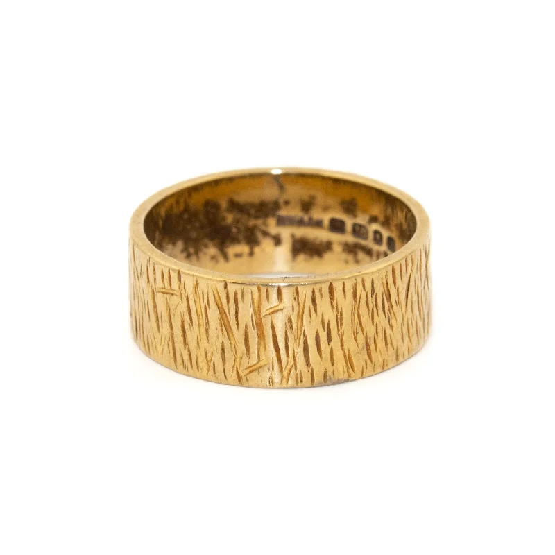 Women’s custom rings-Slash Textured 18K Gold Band