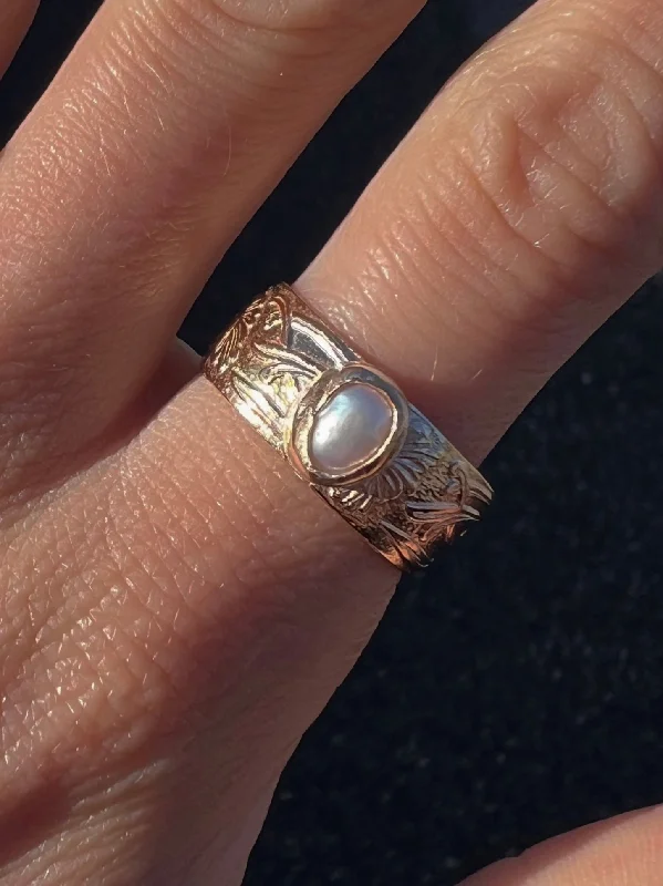 Women’s custom diamond rings-Keshi Pearl Thick Floral Band