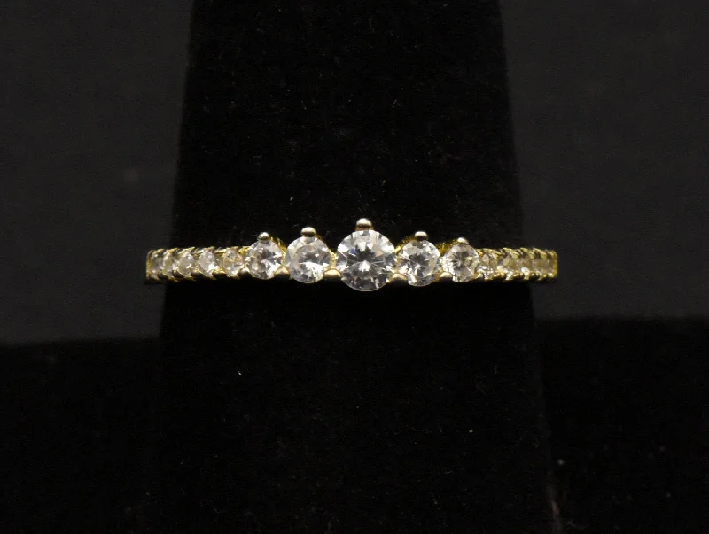 Women’s floral diamond rings-Vintage Gold Tone Sterling Silver Rhinestone Band - Size 8.75