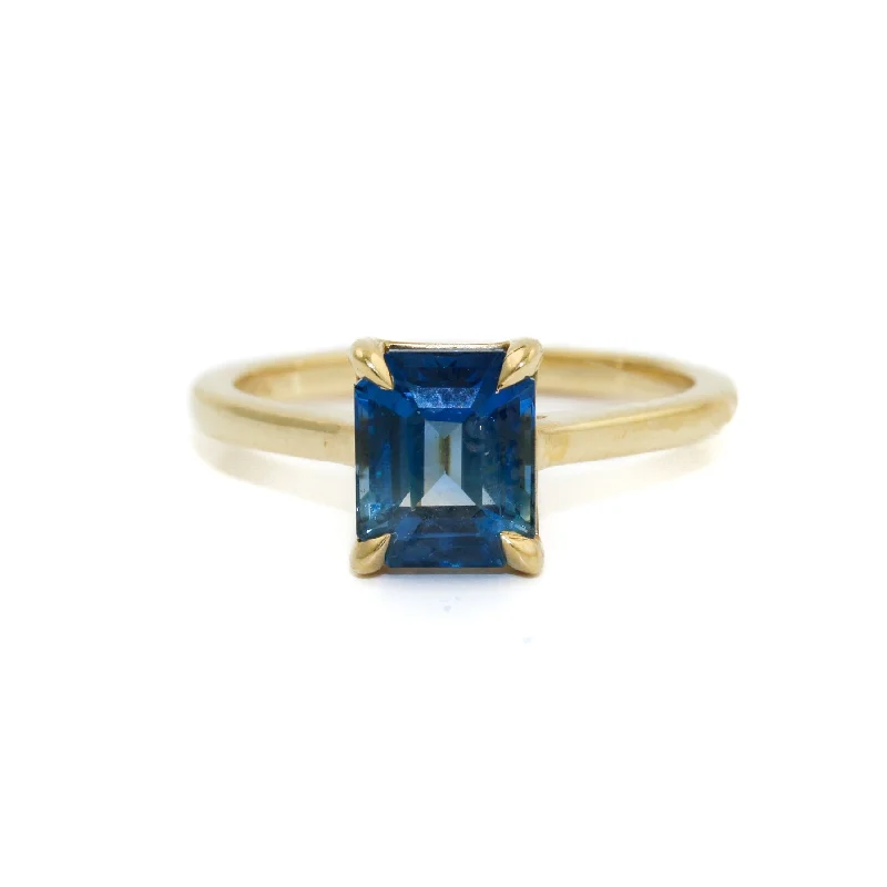 Women’s antique engagement rings-18k Gold x Blue Sri Lanka Sapphire Solitaire