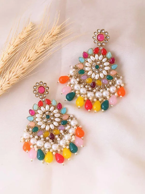 Women’s vintage gold earrings-Prismatic Triguna Chaandbalis