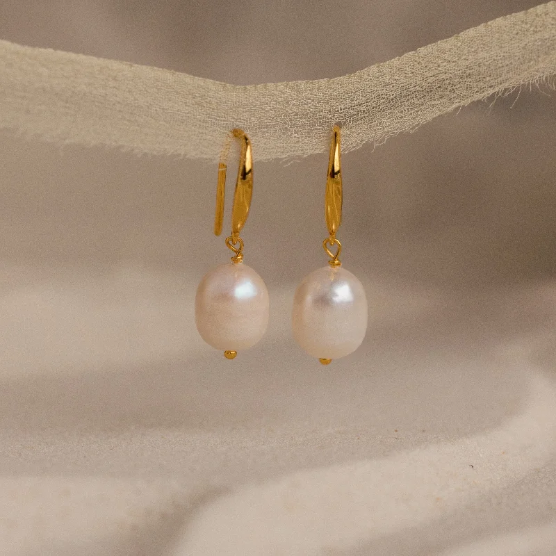 Women’s rose gold diamond earrings-Dangling Pearl Drop Earrings