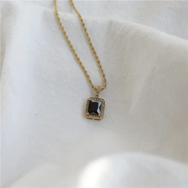 Women’s engraved gold necklaces-Simple Style Rectangle Copper Gold Plated Zircon Pendant Necklace In Bulk