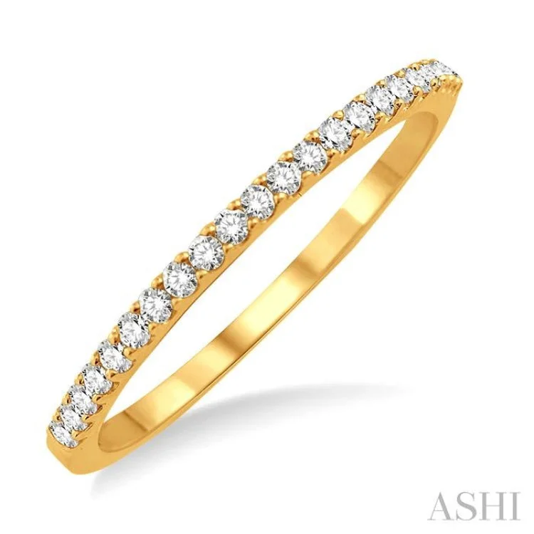 Women's vintage-inspired engagement rings-1/5 ctw Round Cut Diamond Wedding Band in 14K Yellow Gold