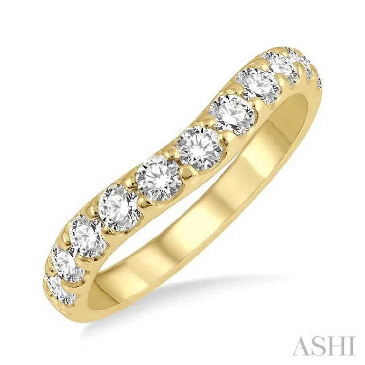 Women's princess-cut diamond engagement rings-3/4 ctw Arched Center Round Cut Diamond Wedding Band in 14K Yellow Gold