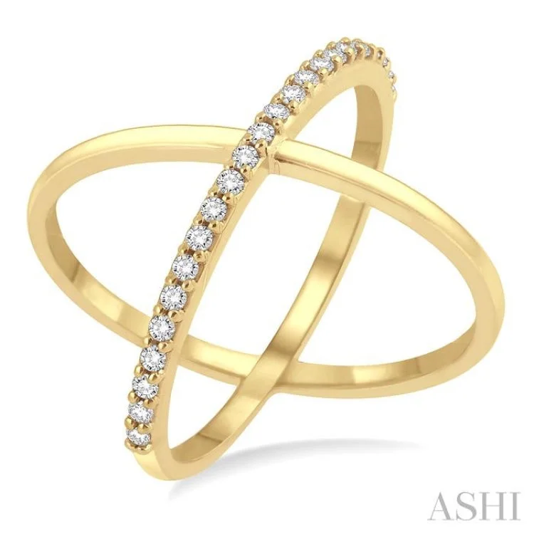 Women's luxury halo engagement rings-1/4 ctw Round Cut Diamond 'X' Ring in 14K Yellow Gold