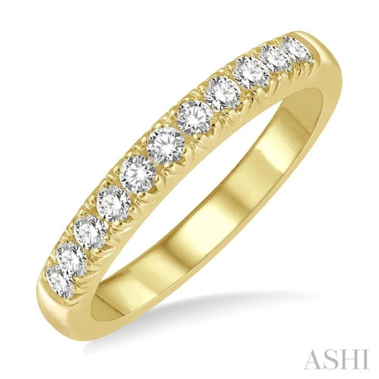 Women's princess-cut engagement rings with diamonds-1/3 ctw 11 Stone Round Cut Diamond Wedding Band in 14K Yellow Gold