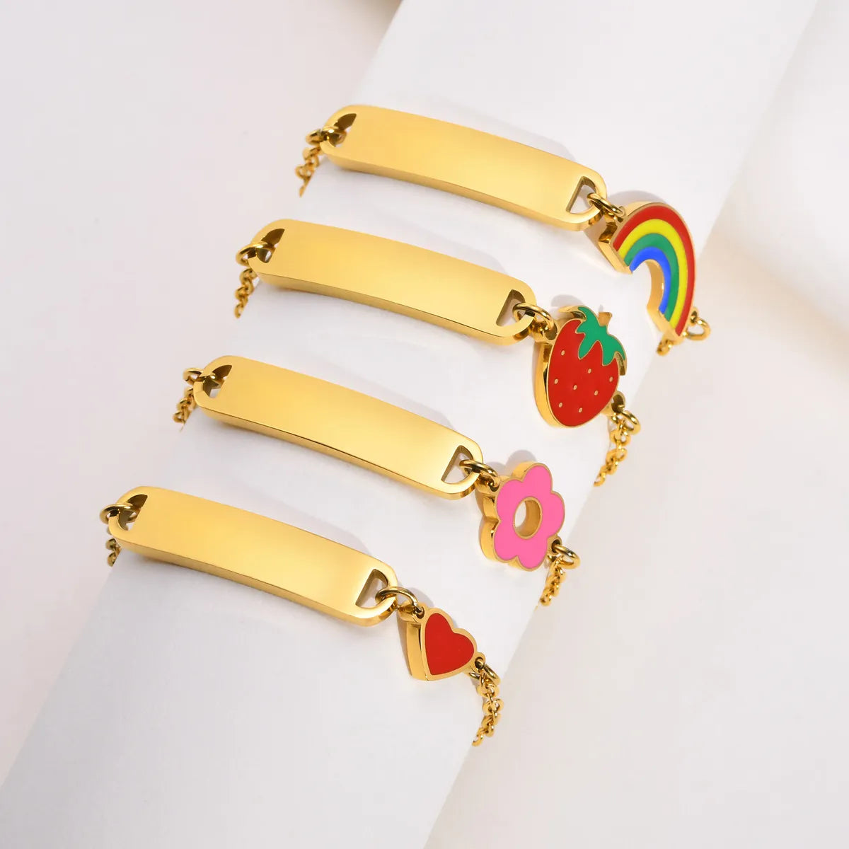 Women’s diamond bracelets-Sweet Simple Style Rainbow Heart Shape Strawberry 201 Stainless Steel Gold Plated Bracelets In Bulk