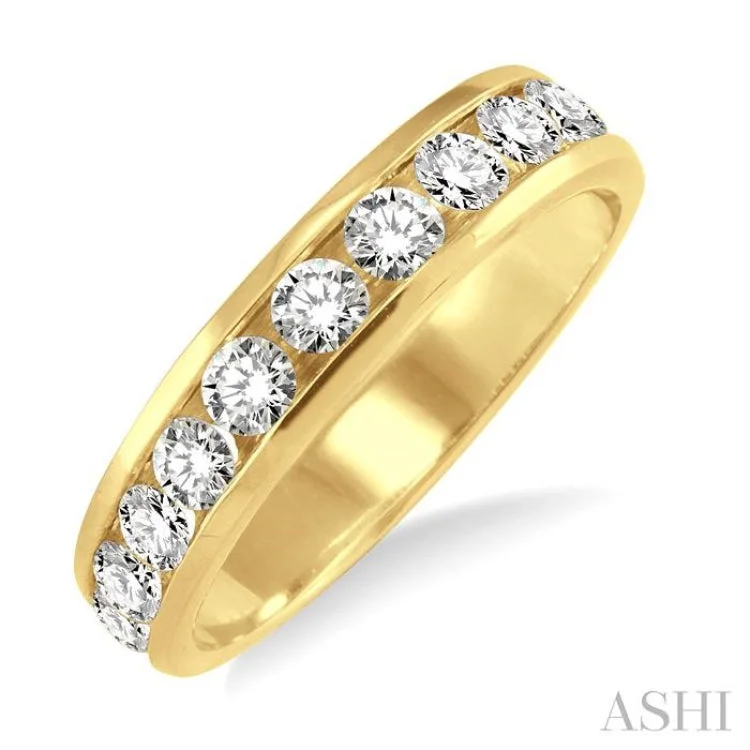 Women's diamond engagement rings with side diamonds-3/4 ctw Round Cut Diamond Wedding Band in 14K Yellow Gold