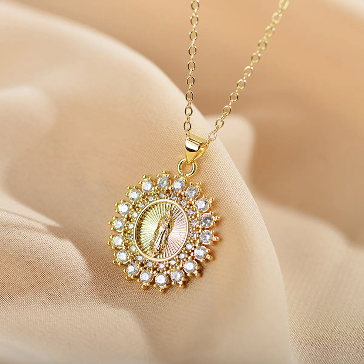 Women’s layered chain necklaces-Original Design Round Copper Gold Plated Zircon Pendant Necklace 1 Piece