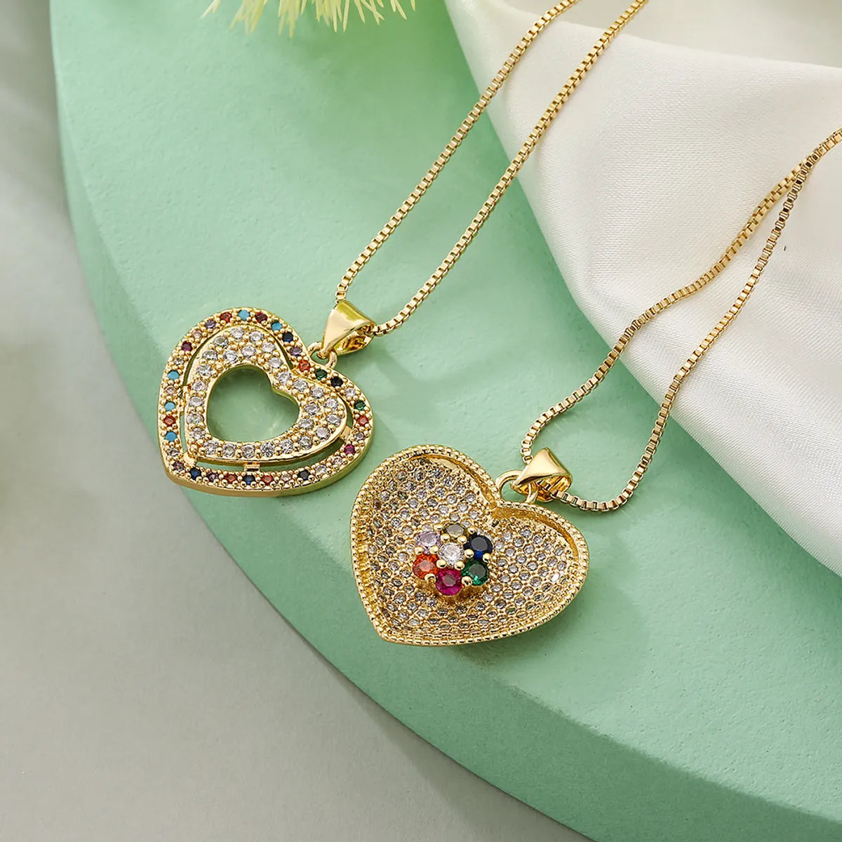 Women’s initial necklaces-Simple Style Commute Colorful Heart Shape Copper Plating Inlay Zircon 18k Gold Plated Pendant Necklace