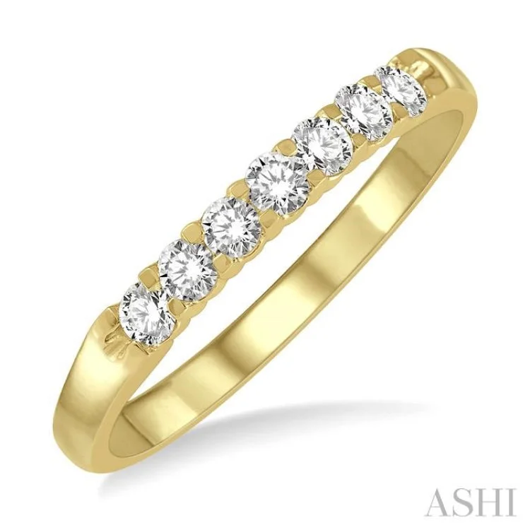 Women's engagement rings with side sapphires-1/4 ctw 7 Stone Round Cut Diamond Wedding Band in 14K Yellow Gold