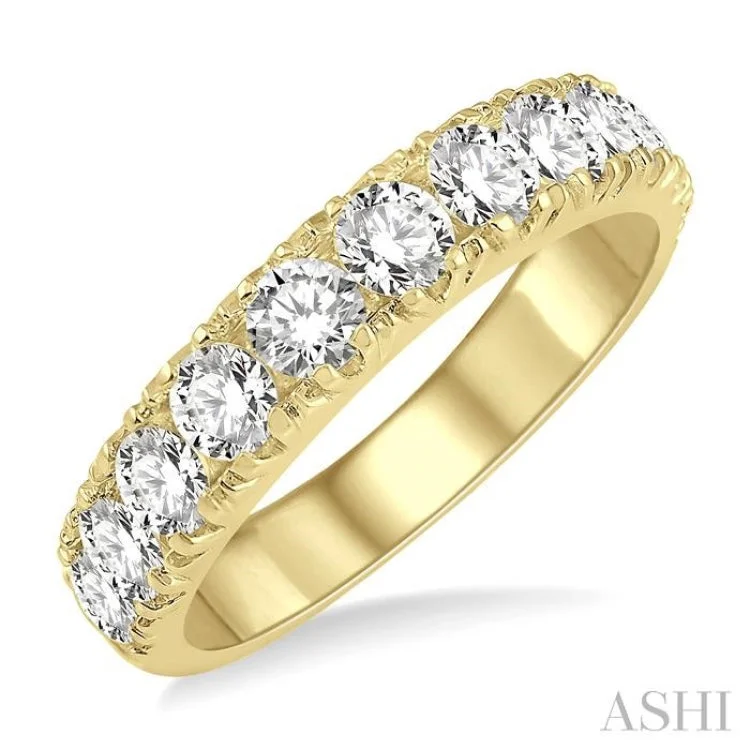 Women's engagement rings with baguette diamonds-2.00 ctw 11 Stone Round Cut Diamond Wedding Band in 14K Yellow Gold