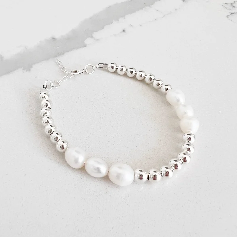 Women’s heart-shaped bangles-Luxe Pearl Beaded Bracelet - Sterling Silver