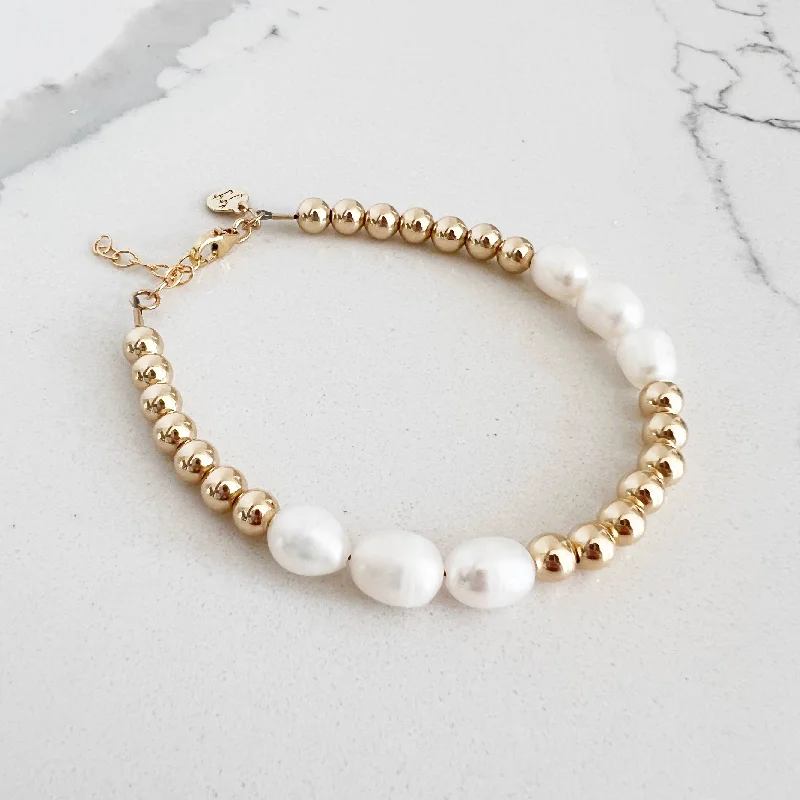 Women’s luxury bangles-Luxe Pearl Beaded Bracelet - Gold Filled