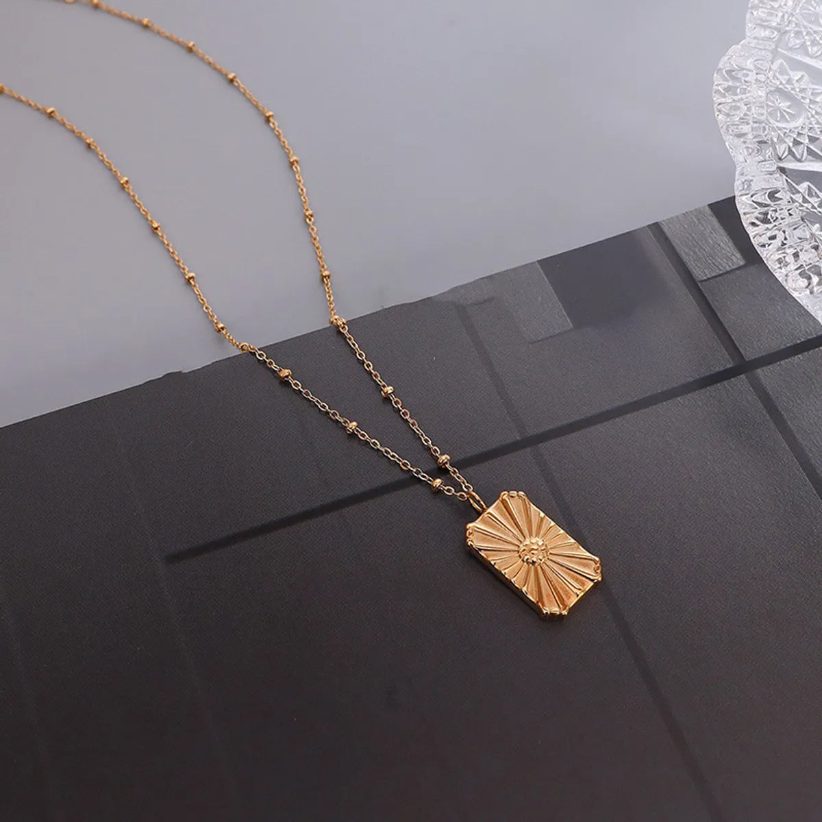 Women’s heart-shaped necklaces-Elegant Queen Simple Style Rectangle Stainless Steel Plating 18k Gold Plated Pendant Necklace