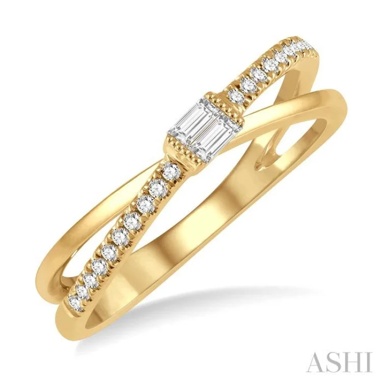 Women's bridal engagement rings-1/6 ctw Criss-Cross Baguette and Round Cut Diamond Fashion Ring in 14K Yellow Gold